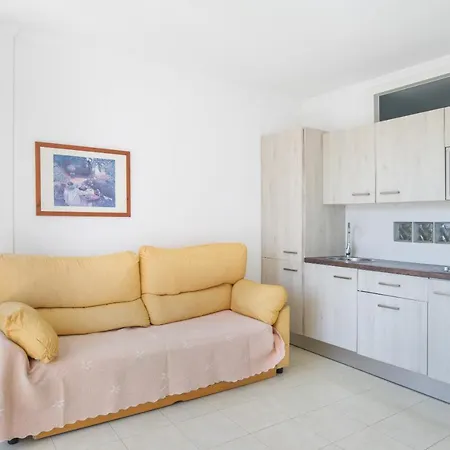 Apartman Palmeras Sunny One Bedroom *